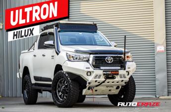 TOYOTA HILUX 4WD CRUSH GLOSS BLACK DOUBLE DARK TINT